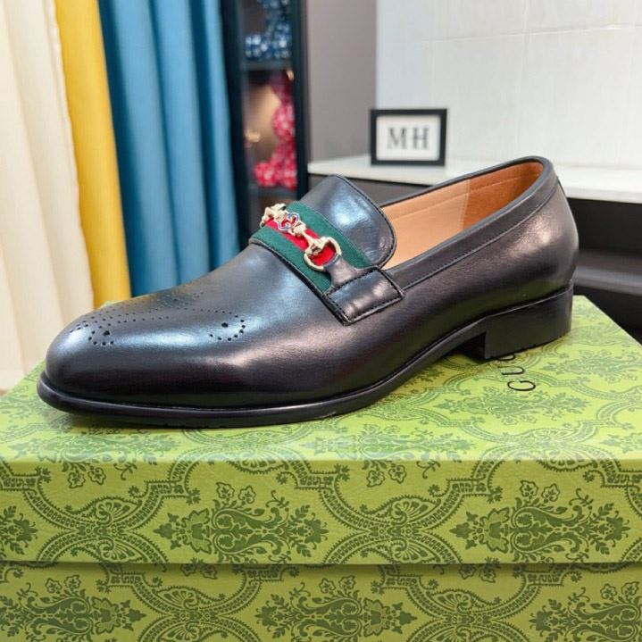 G*u*i leather shoes